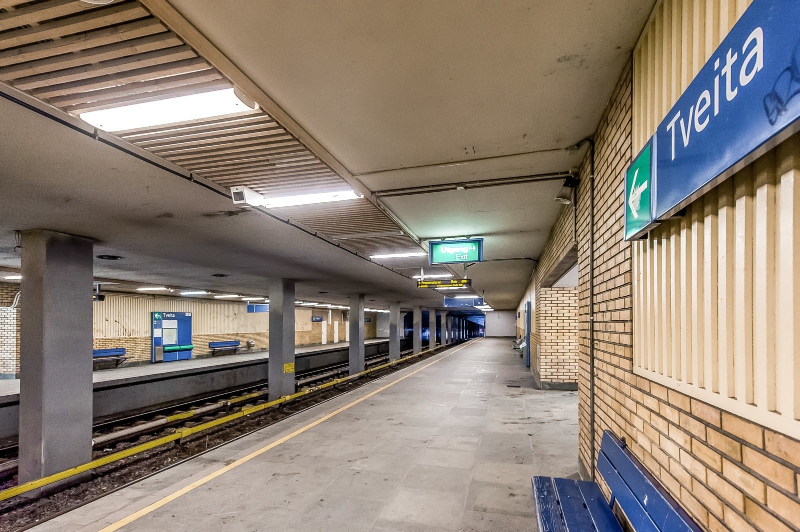 Tveita T-bane i underetasjen på Tveita senter. Galleribilde