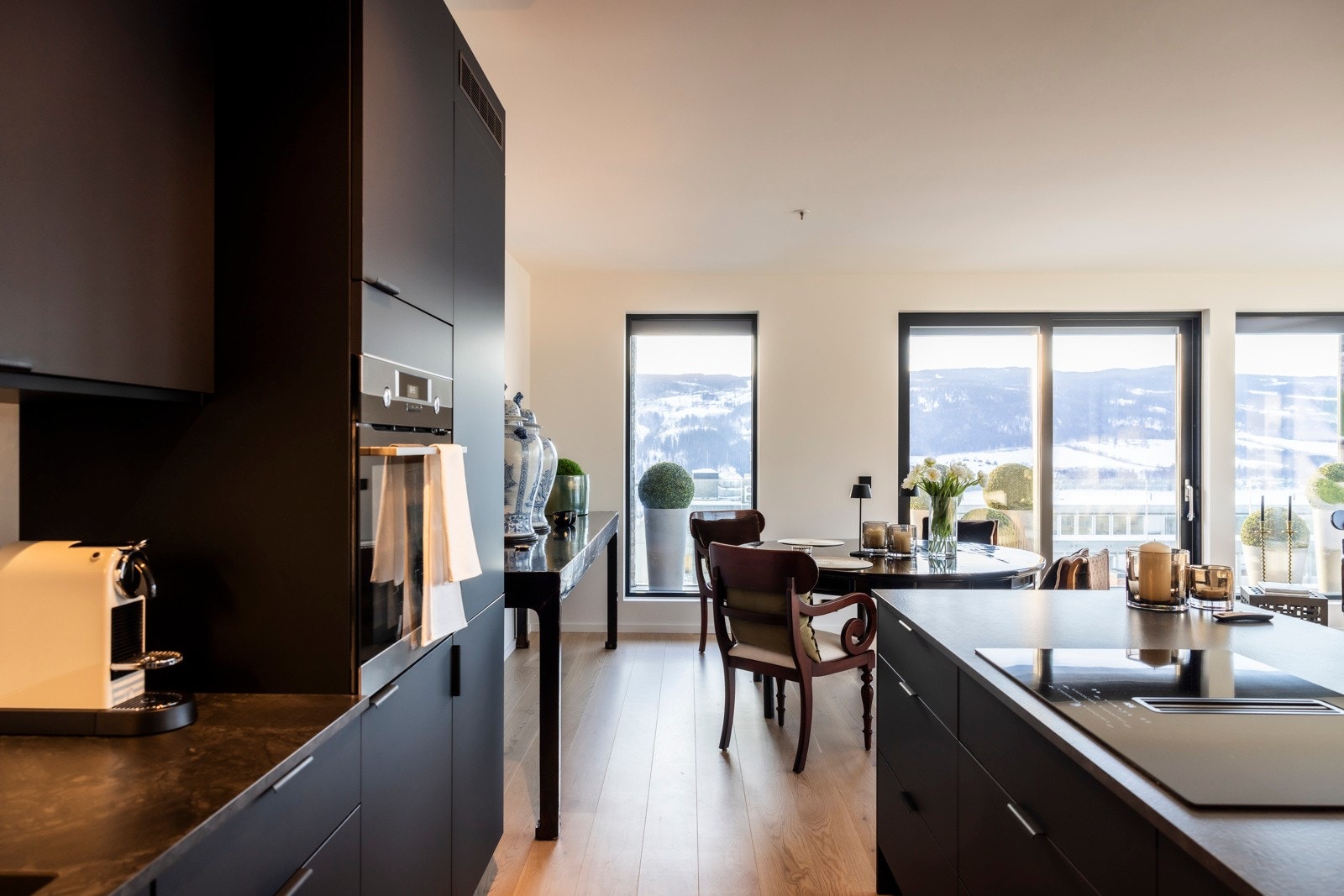 Kjøkken og spisestue Galleribilde