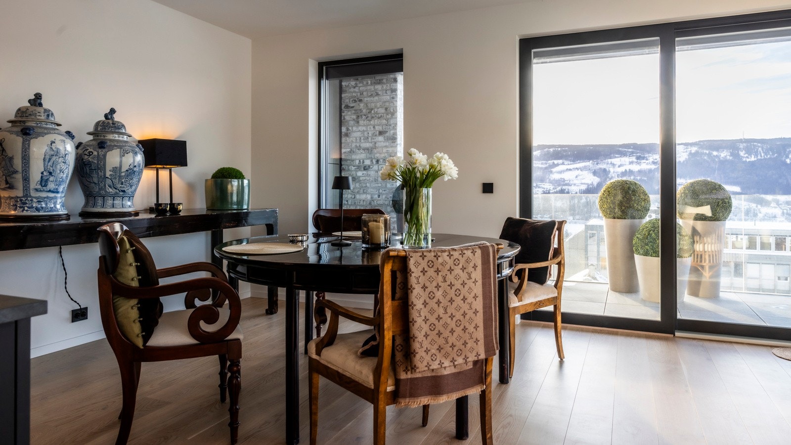 Fantastisk utsikt fra spisestuen. Galleribilde