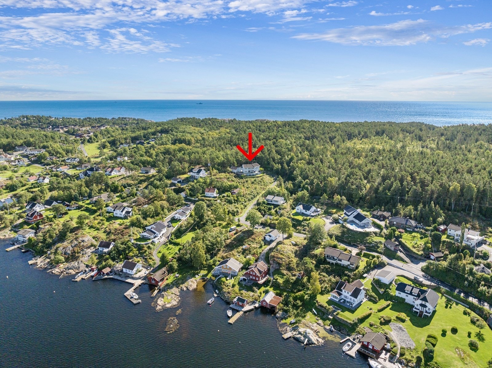 Forøvrig naturskjønne omgivelser på Tromøy med kort vei til sjø, friområder og badeplasser Galleribilde