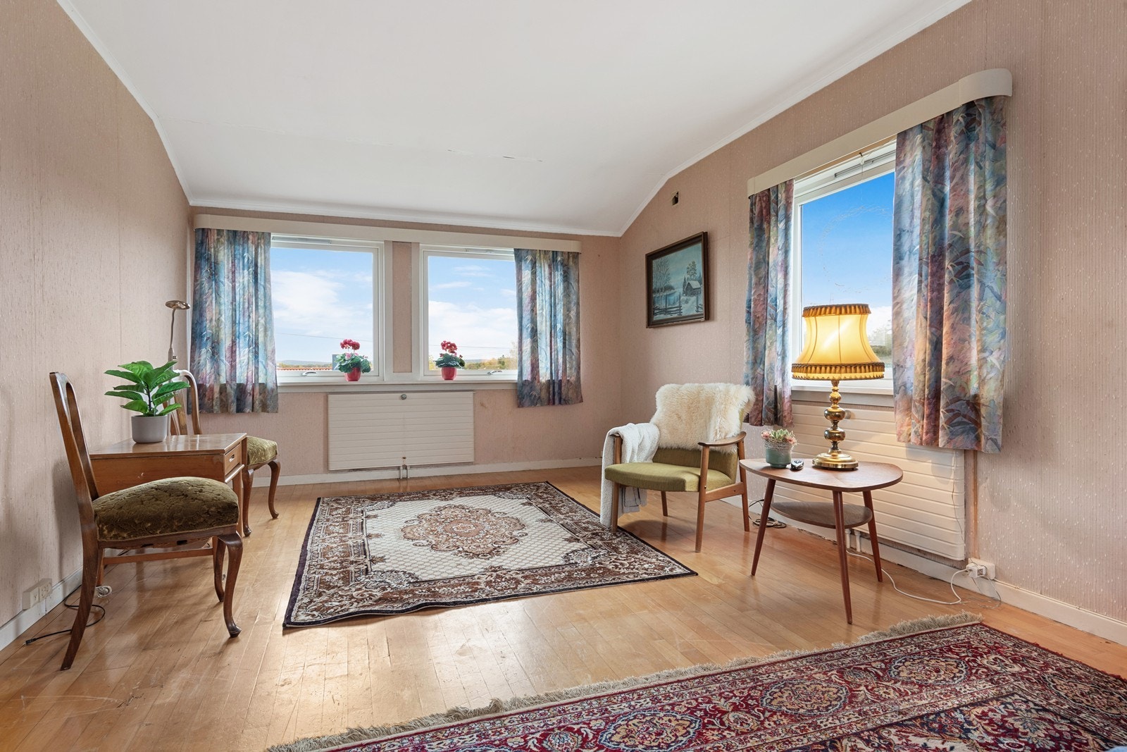 Stue/soverom i 1. etasje. Galleribilde