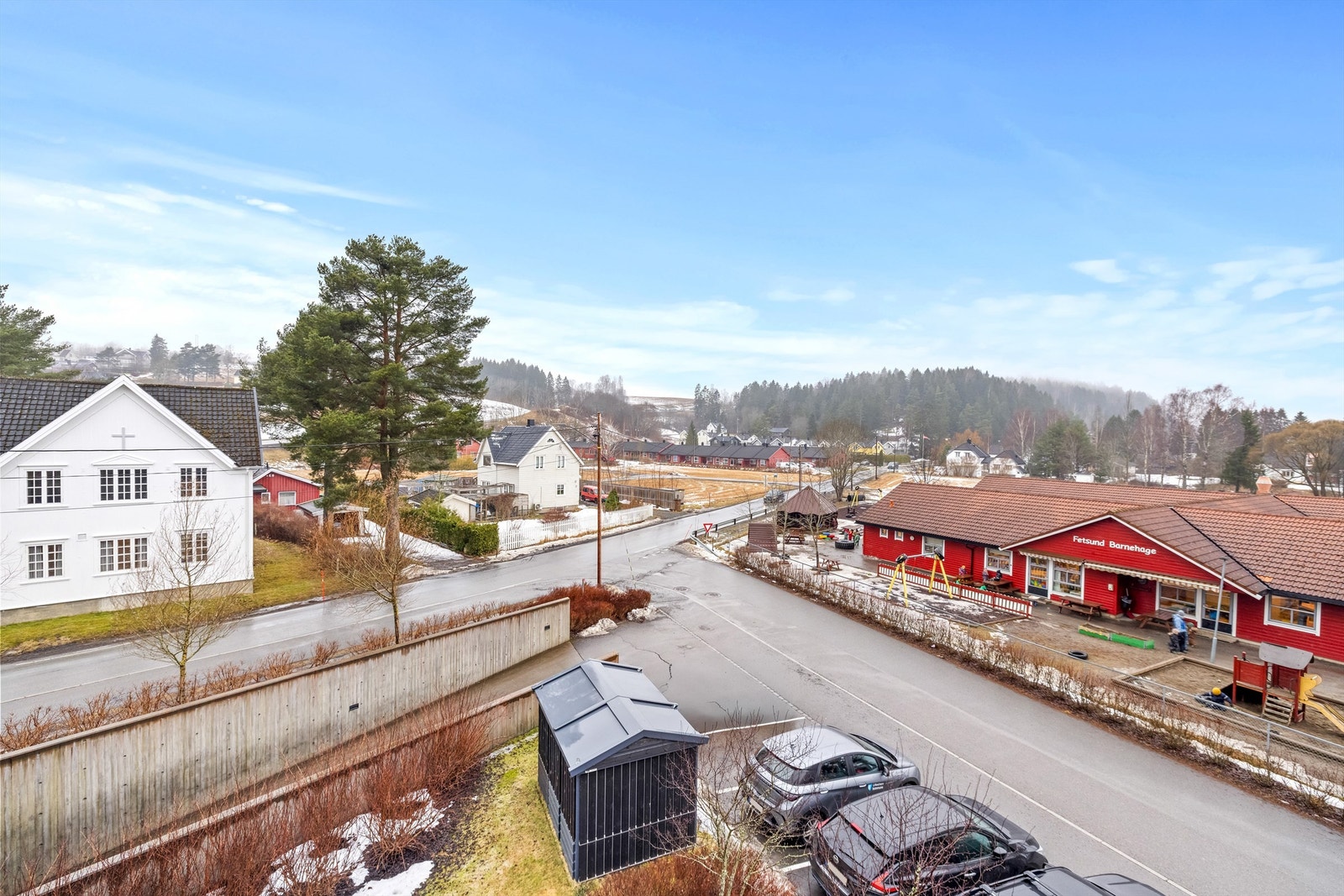 Sentral beliggenhet med kun 7 minutters gange til Fetsund stasjon, med togforbindelse til blant annet Oslo S. Galleribilde