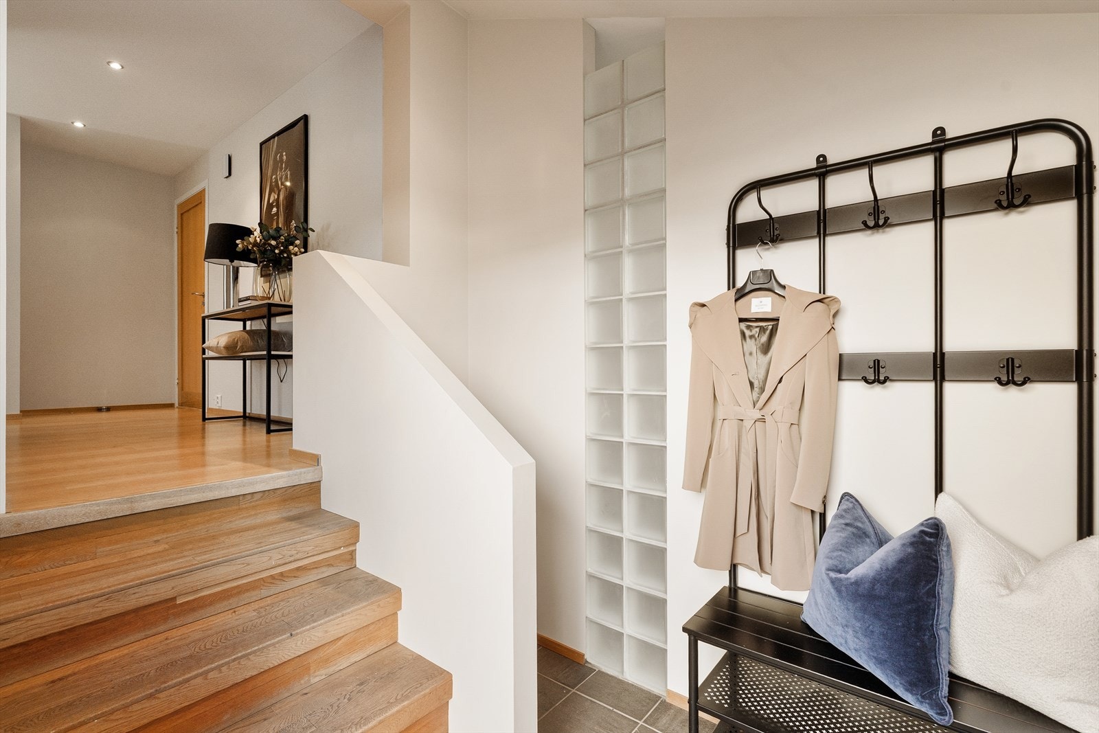 Entrè. 1 etasje Galleribilde