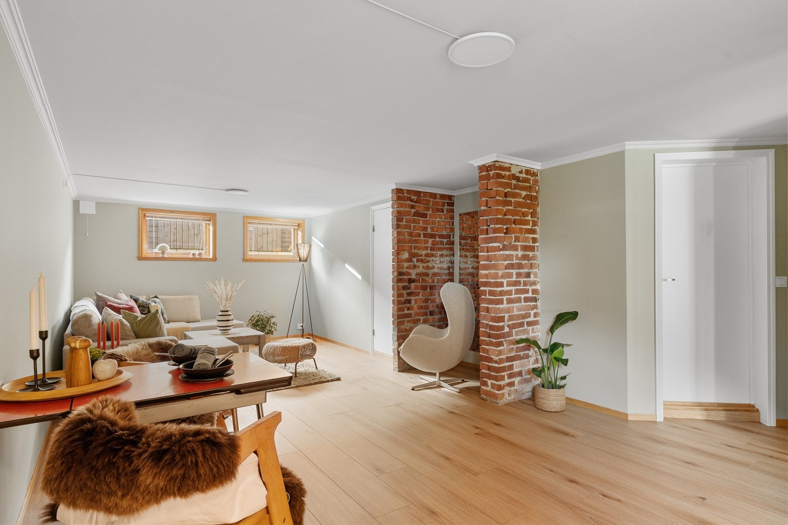 Stue i kjeller Galleribilde