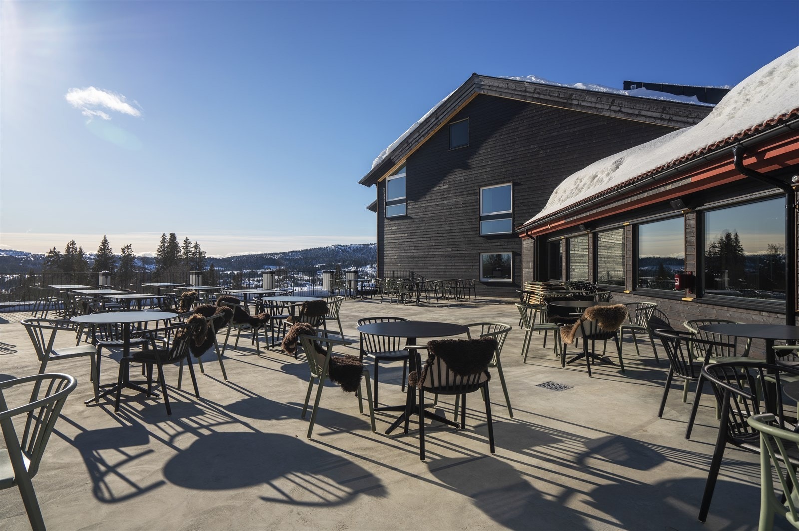 Segalstad Seter og Treffen Cafe & Bar, som er populære samlingssteder både sommer og vinter. Galleribilde
