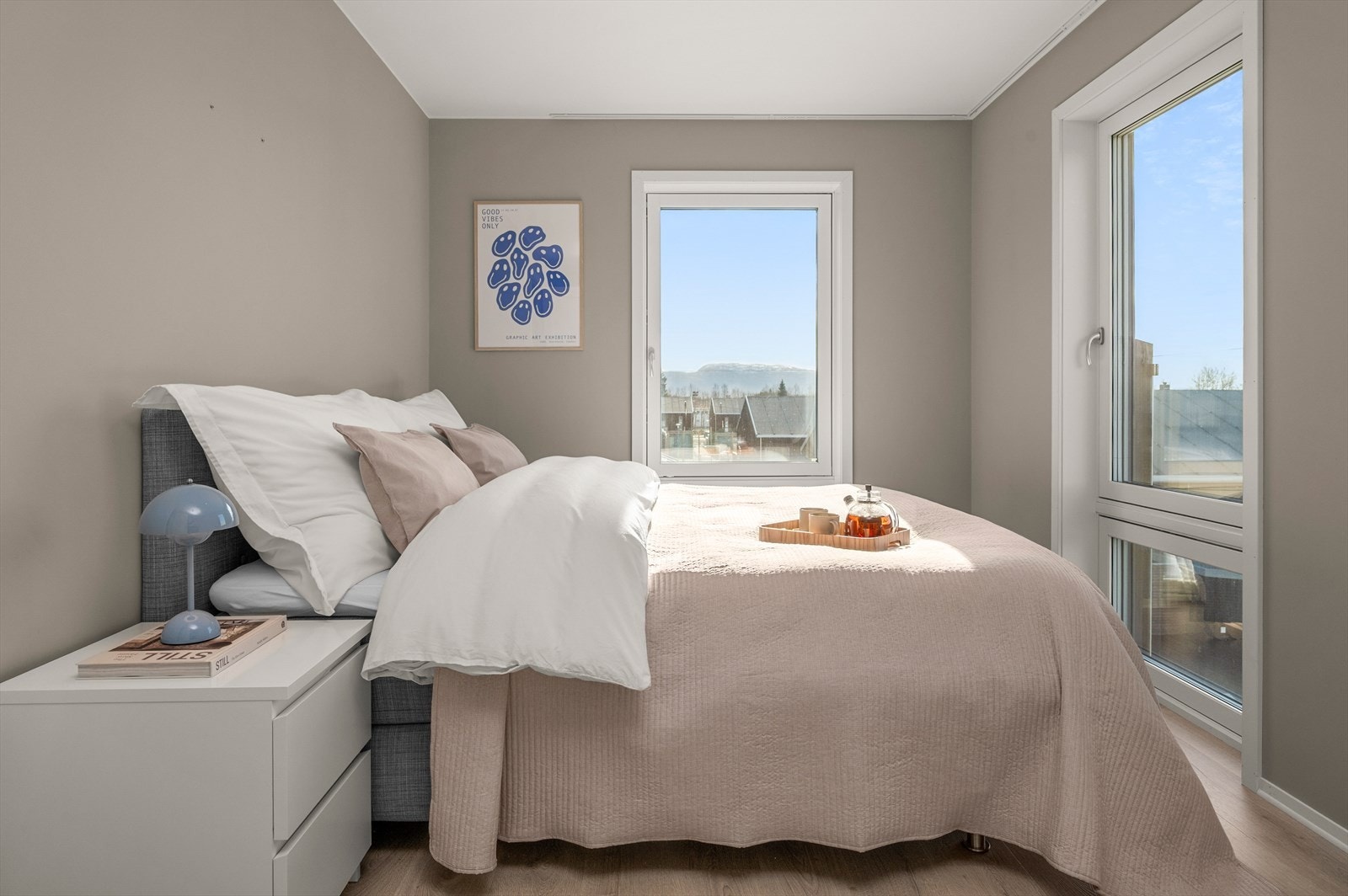 Boligens andre soverom er også av god størrelse og måler hele 12,5 m². Galleribilde