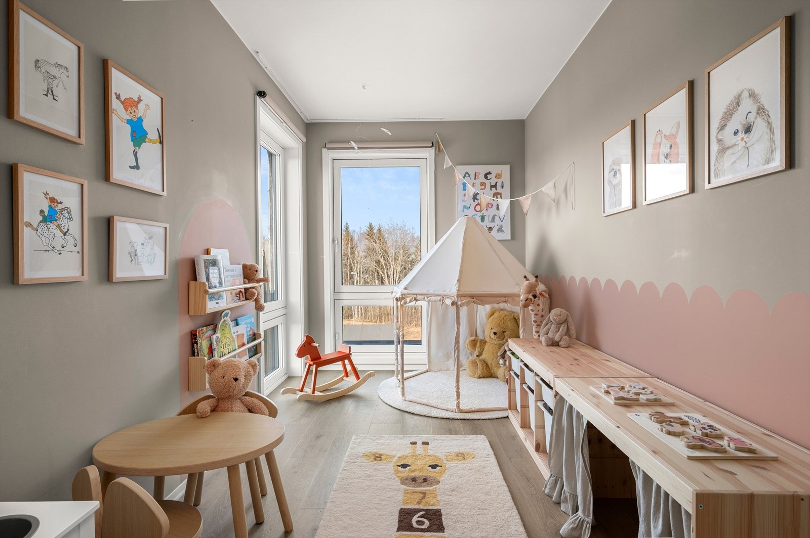 Det tredje soverommet er på 11,5 m², med mye naturlig lysinnslipp. Galleribilde