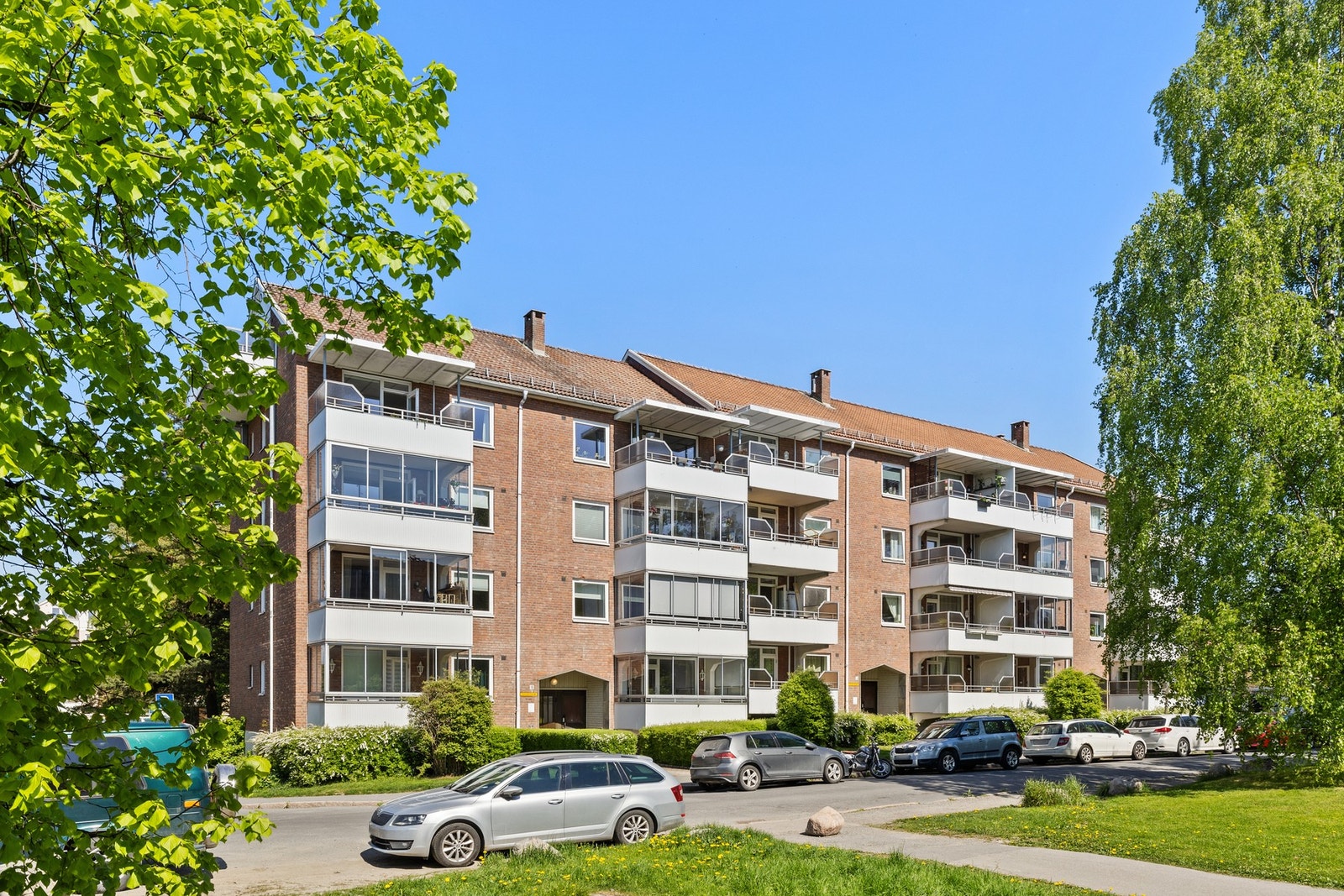Leiligheten har en svært sentral beliggenhet på Lambertseter. Galleribilde
