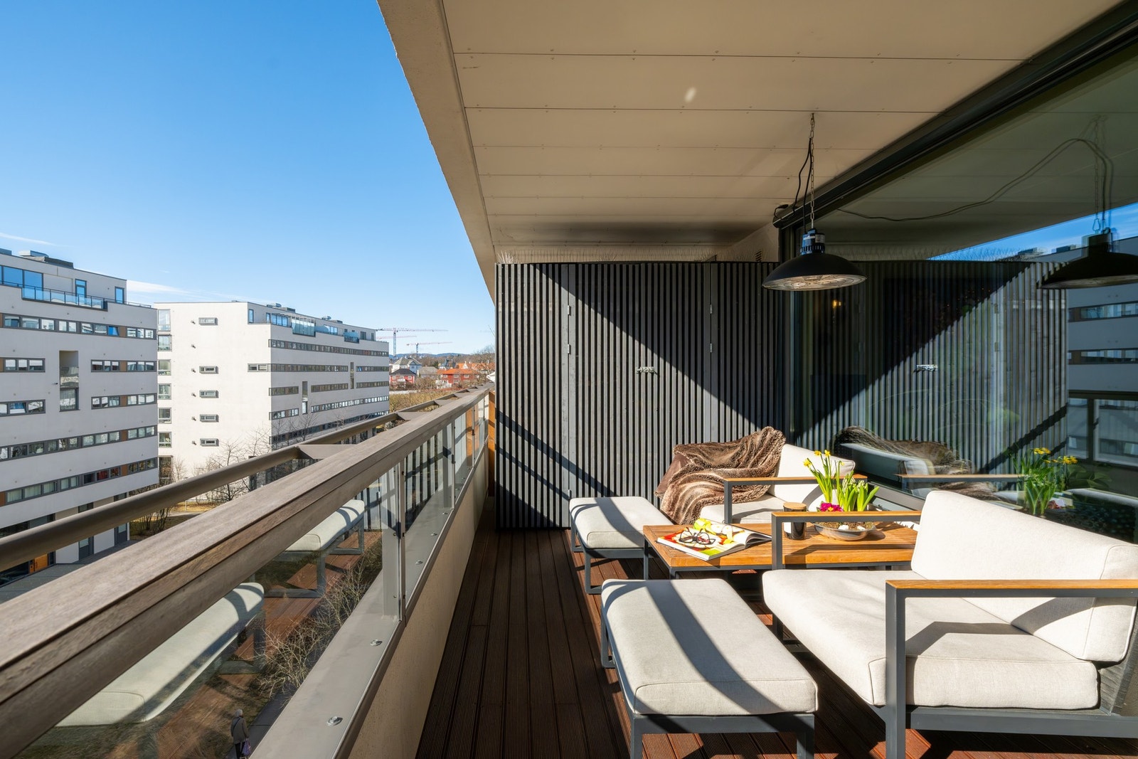 Den sydvestvendte plasseringen byr på svært gode solforhold på sommerhalvåret. Galleribilde