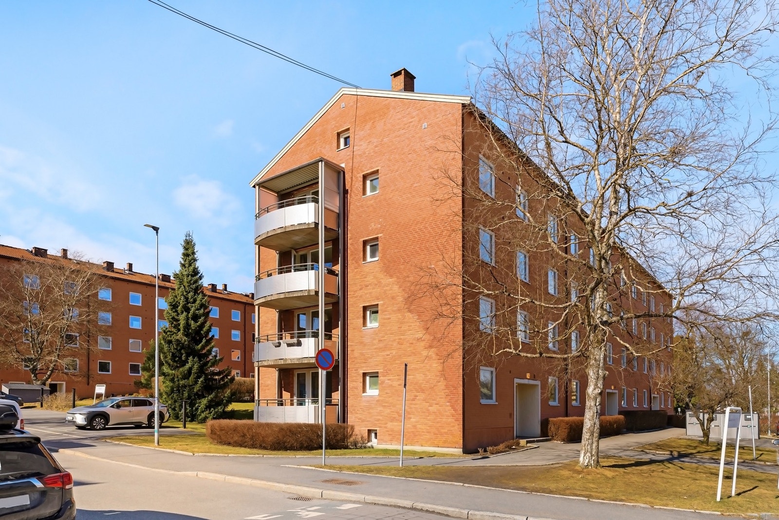 Flott beliggenhet sentralt på Lambertseter. Her bor man med kort vei til dagligvare, kollektivtransport, grøntområder og Lambertseter senter - alt du trenger i hverdagen Galleribilde