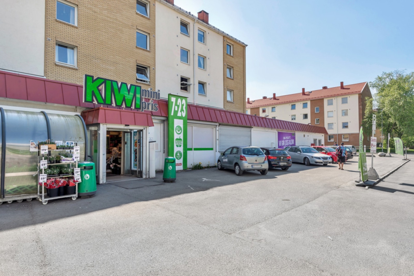 Dagligvarehandelen kan gjøres ved bl.a. Kiwi som ligger ca. 2 minutter fra boligen Galleribilde