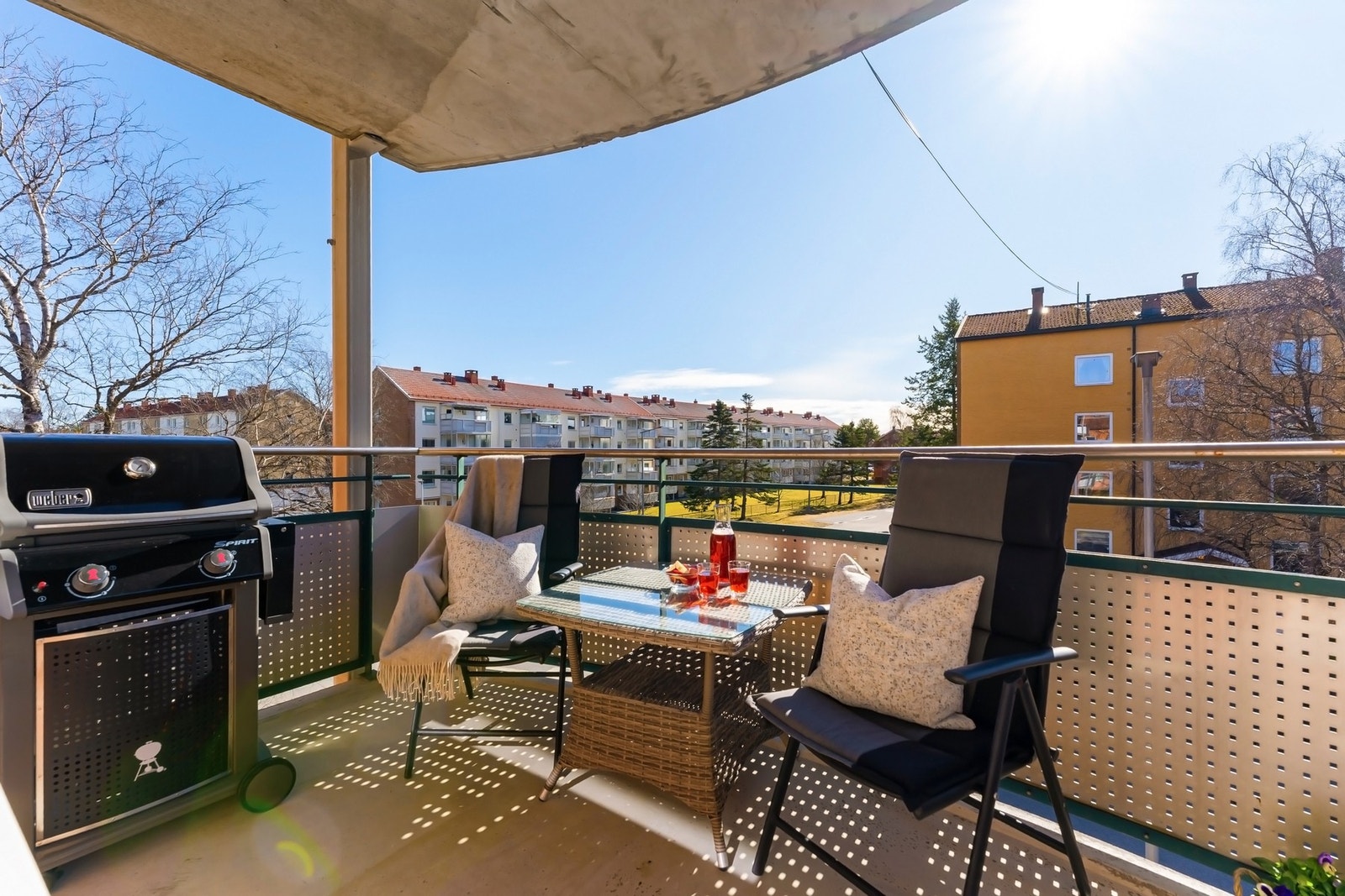 Stue med utgang til sydvendt balkong på ca. 7 m² Galleribilde