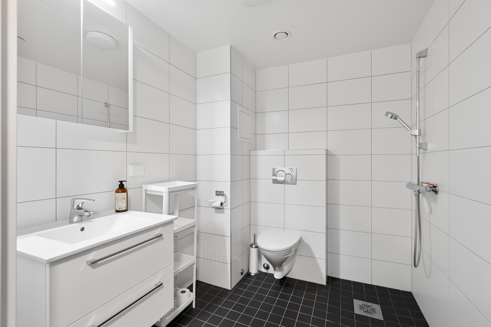 Bad i leiehybelen Galleribilde