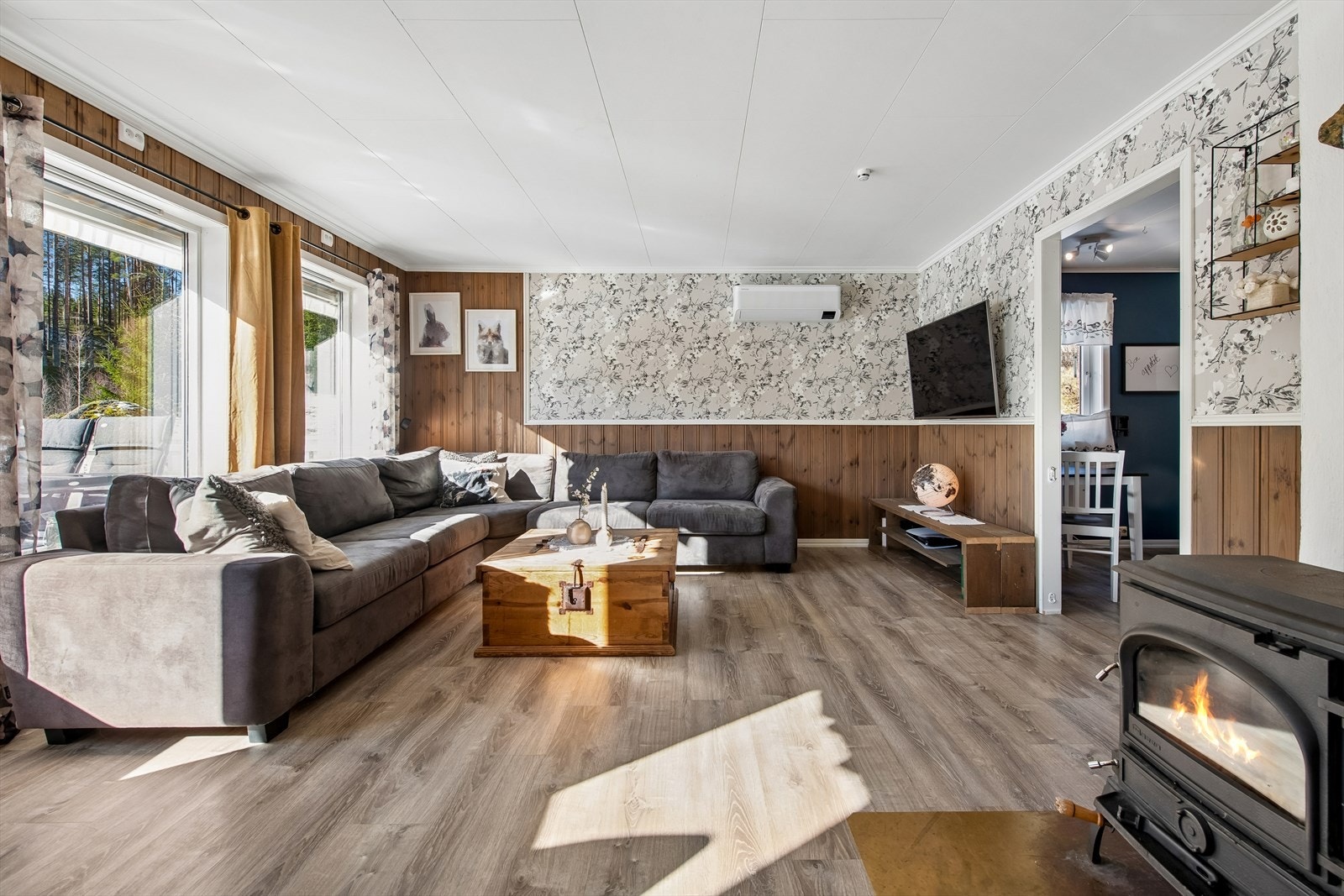 En effektiv luft-til-luft-varmepumpe, installert i 2021, sørger for jevn oppvarming. Galleribilde