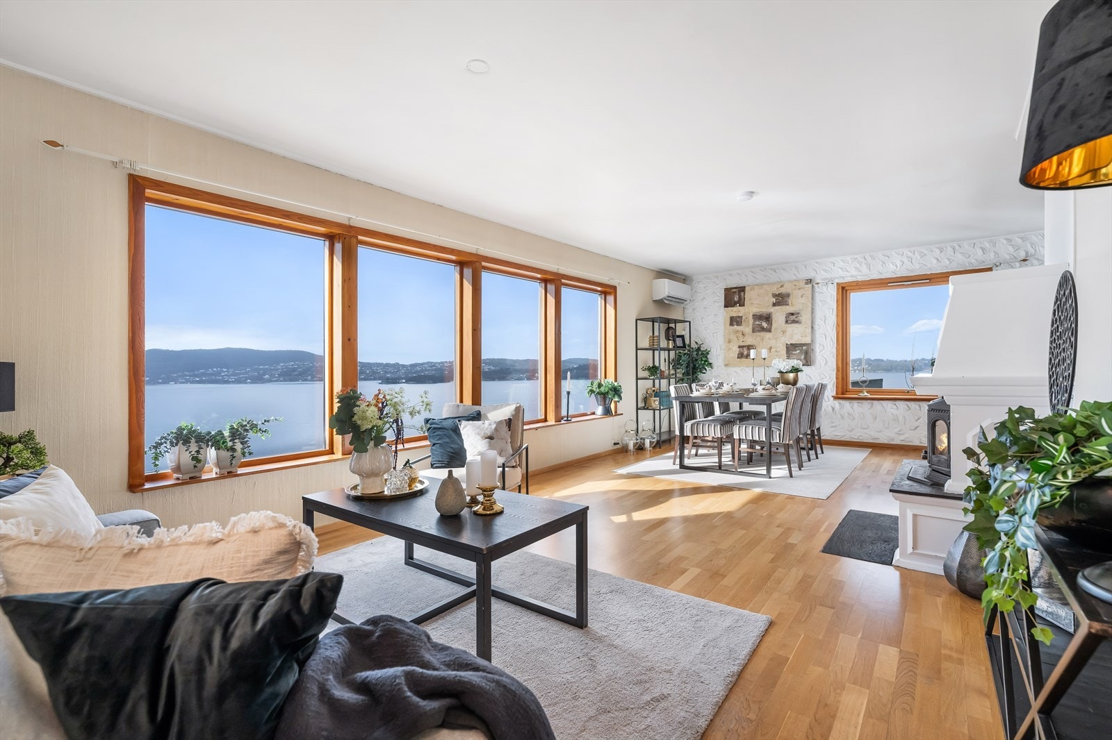 Stue med fantastisk utsikt utover Byfjorden! Galleribilde