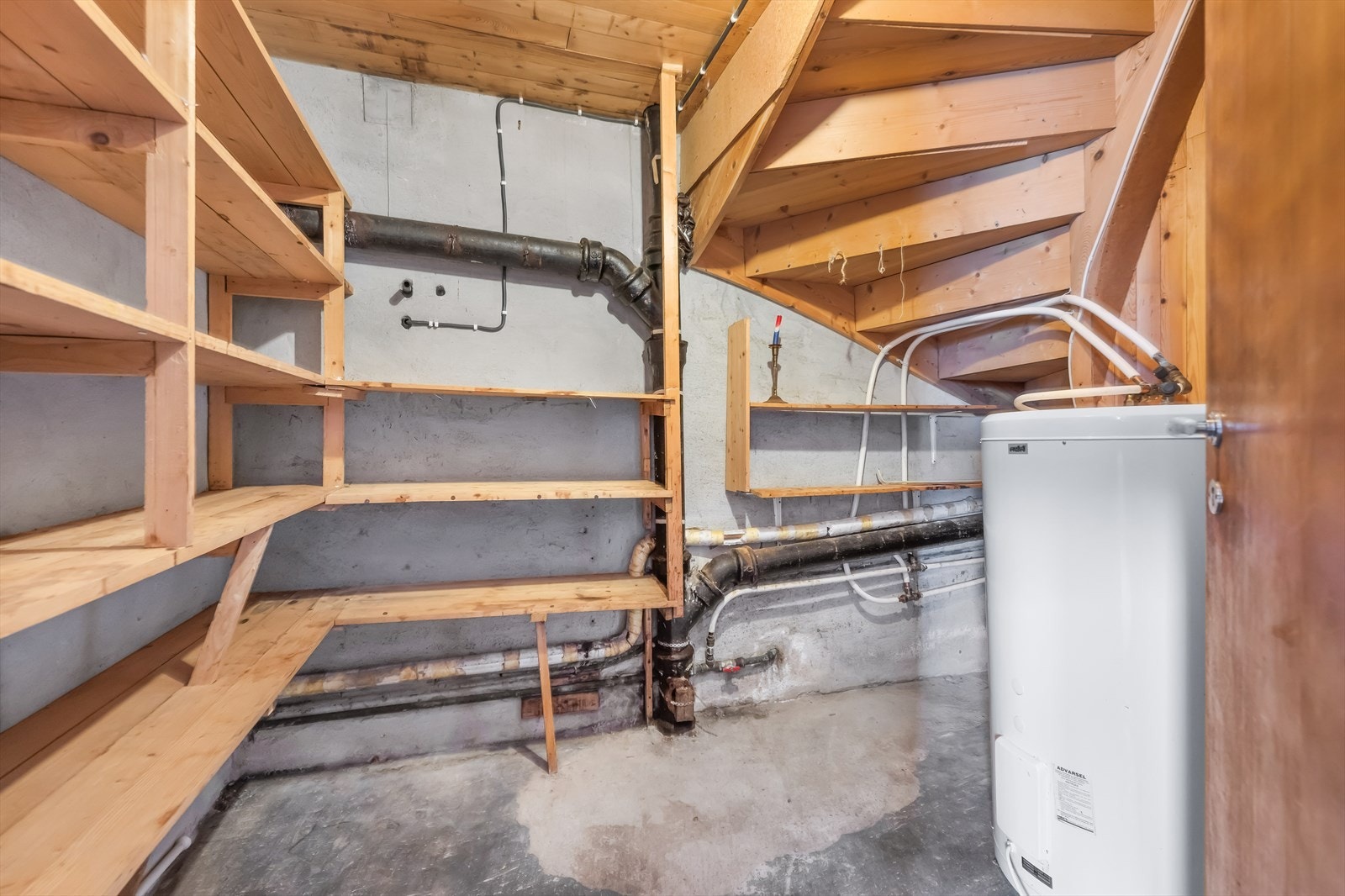 Bod nr 2 har praktiske hyller Galleribilde