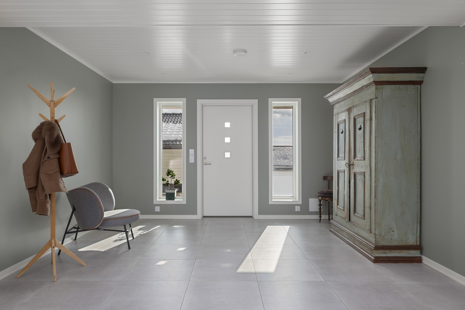 Velkommen inn i en stor og svært innbydende entré Galleribilde