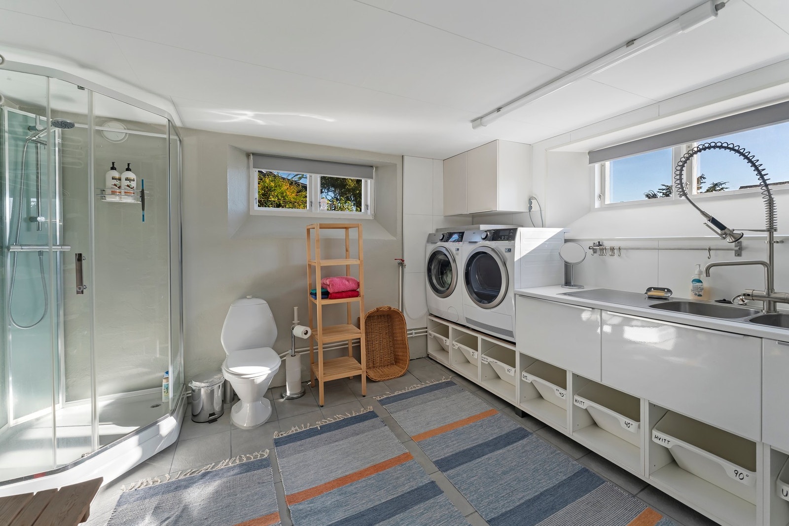 Vaskerom. Galleribilde