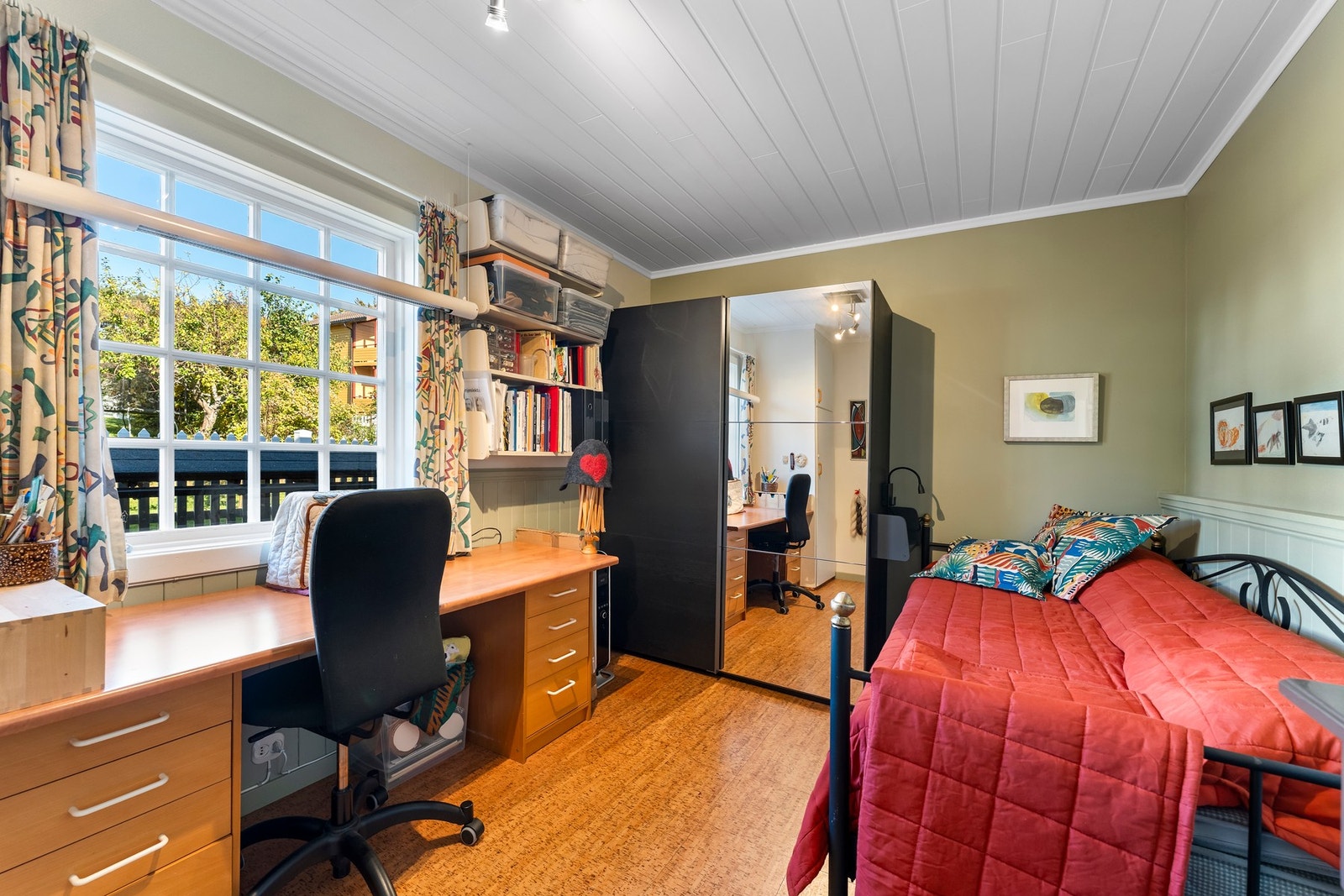 Soverom/kontor. Galleribilde