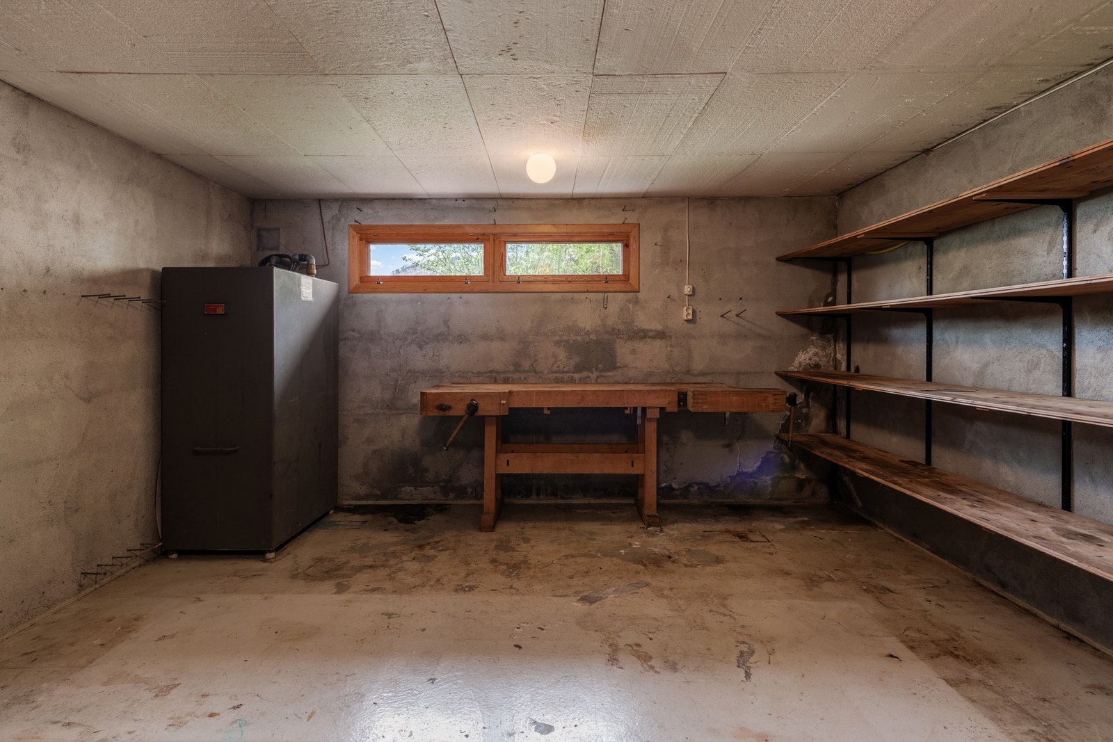 Hobbyrom/bod innenfor vaskerom i underetasje Galleribilde