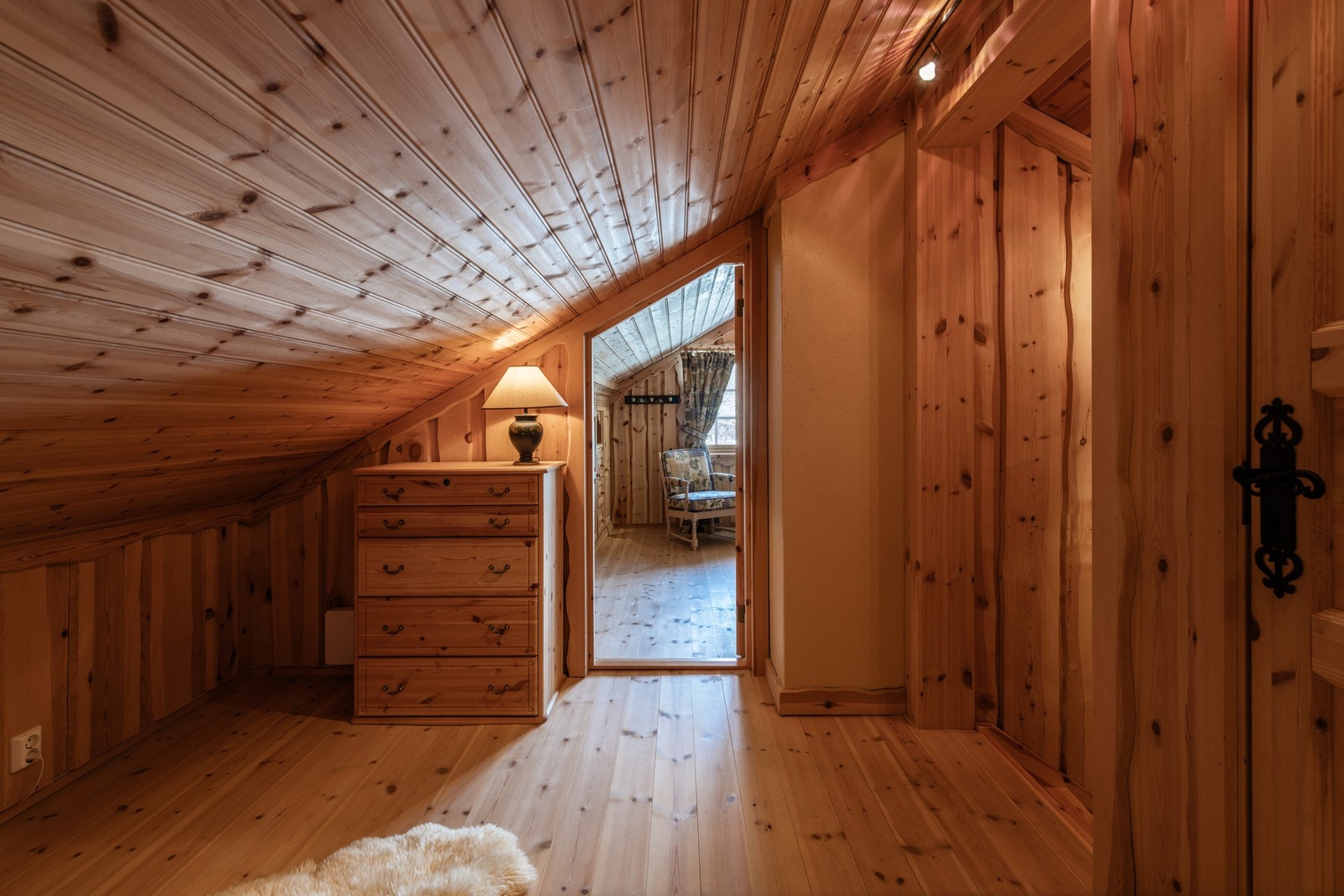 Opp trappen finner man to koselige soverom og ett bad Galleribilde