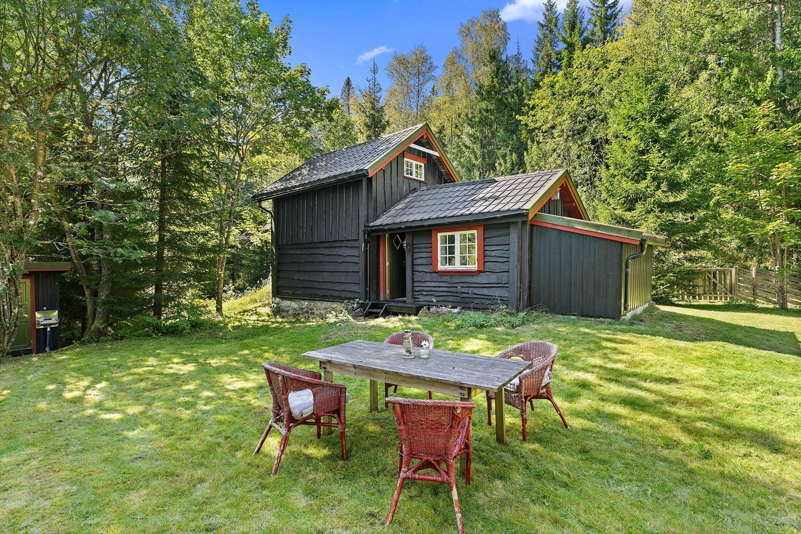 Fasade hytte 2 (Dalbekk setra gnr 10 bnr 19) Galleribilde