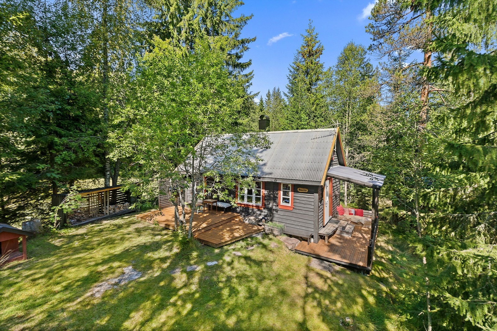 Fasade hytte 1 (Leuba gnr 10 bnr 23) Galleribilde