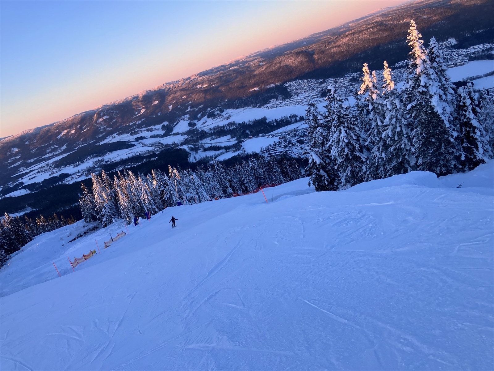 Selgers private bilder Varingskollen ligger 15 minutter unna i bil. Galleribilde