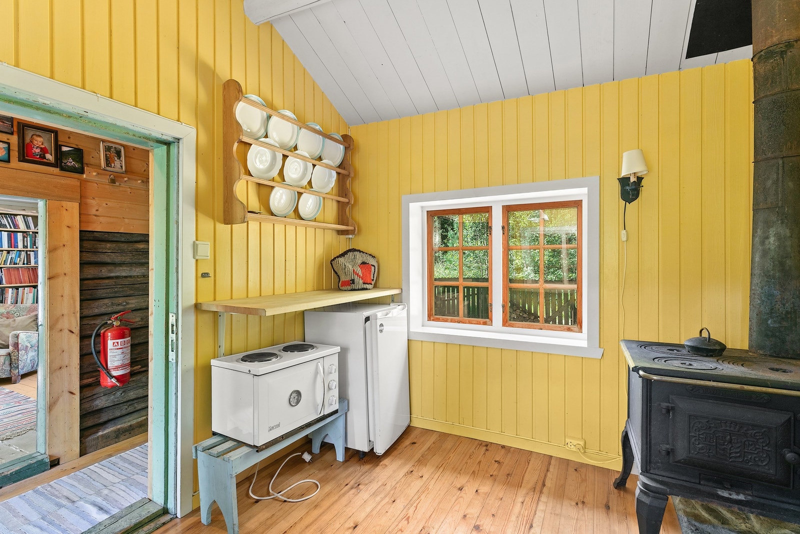 Kjøkken, pipeløpet til komfyren anbefales å sjekke før bruk. Galleribilde