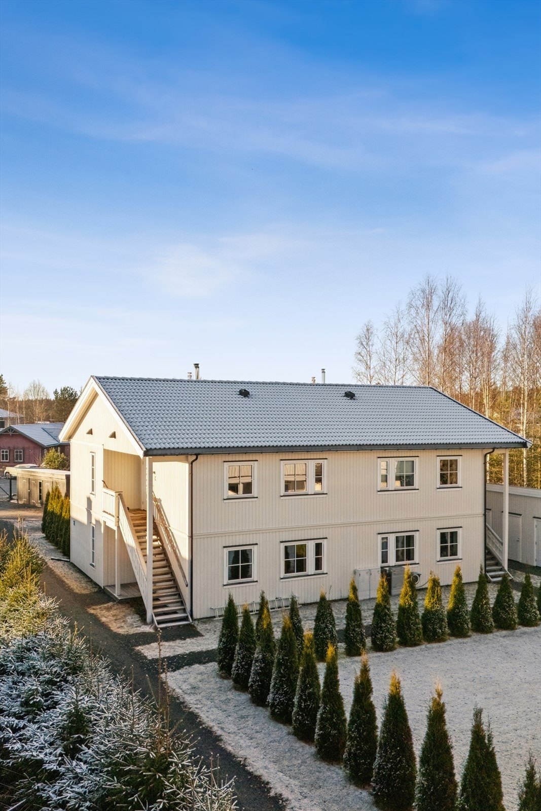 Eiendommen har en attraktiv og familievennlig beliggenhet på Søbakken i Elverum. Galleribilde