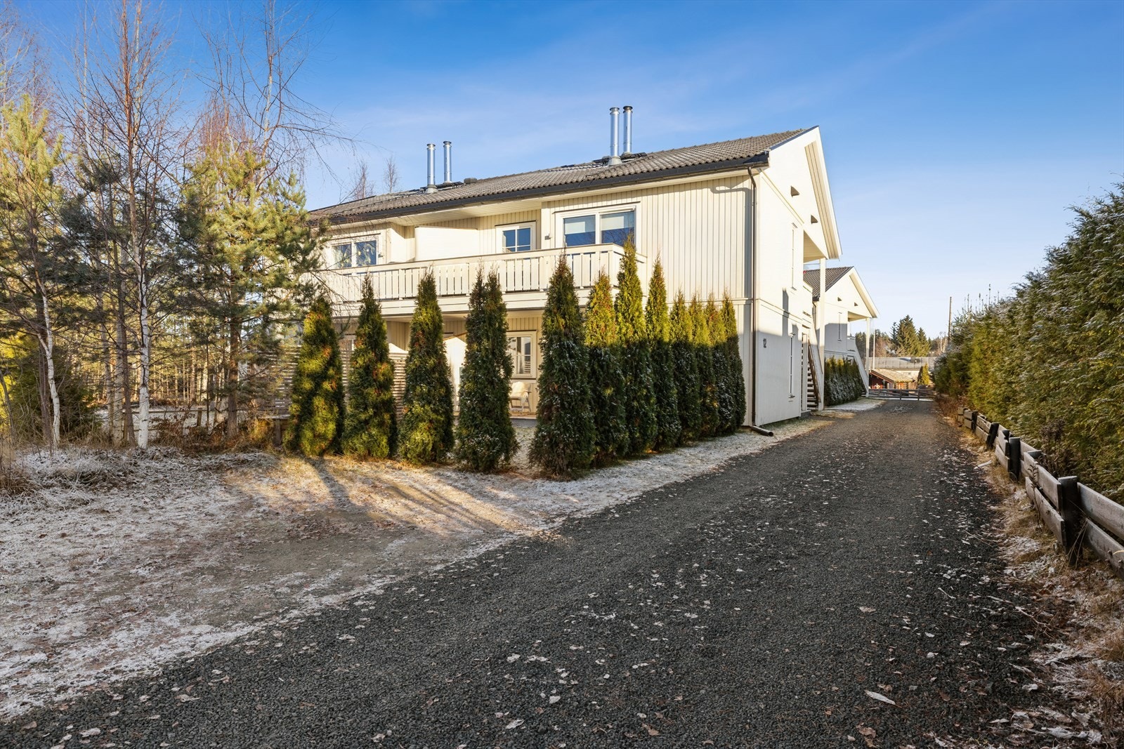 Med umiddelbar nærhet til skog og mark er turmulighetene mange, sommer som vinter. Galleribilde