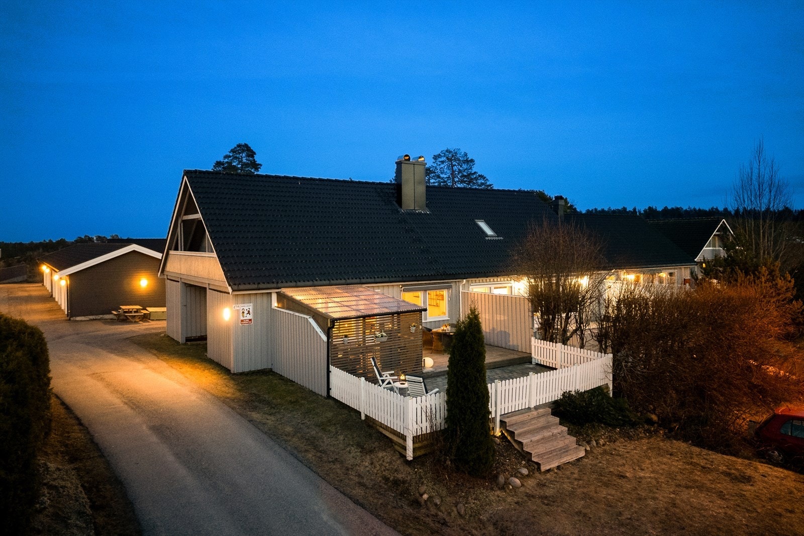 Terrasse med gode solforhold - perfekt for sommerdager og varme kvelder. Galleribilde