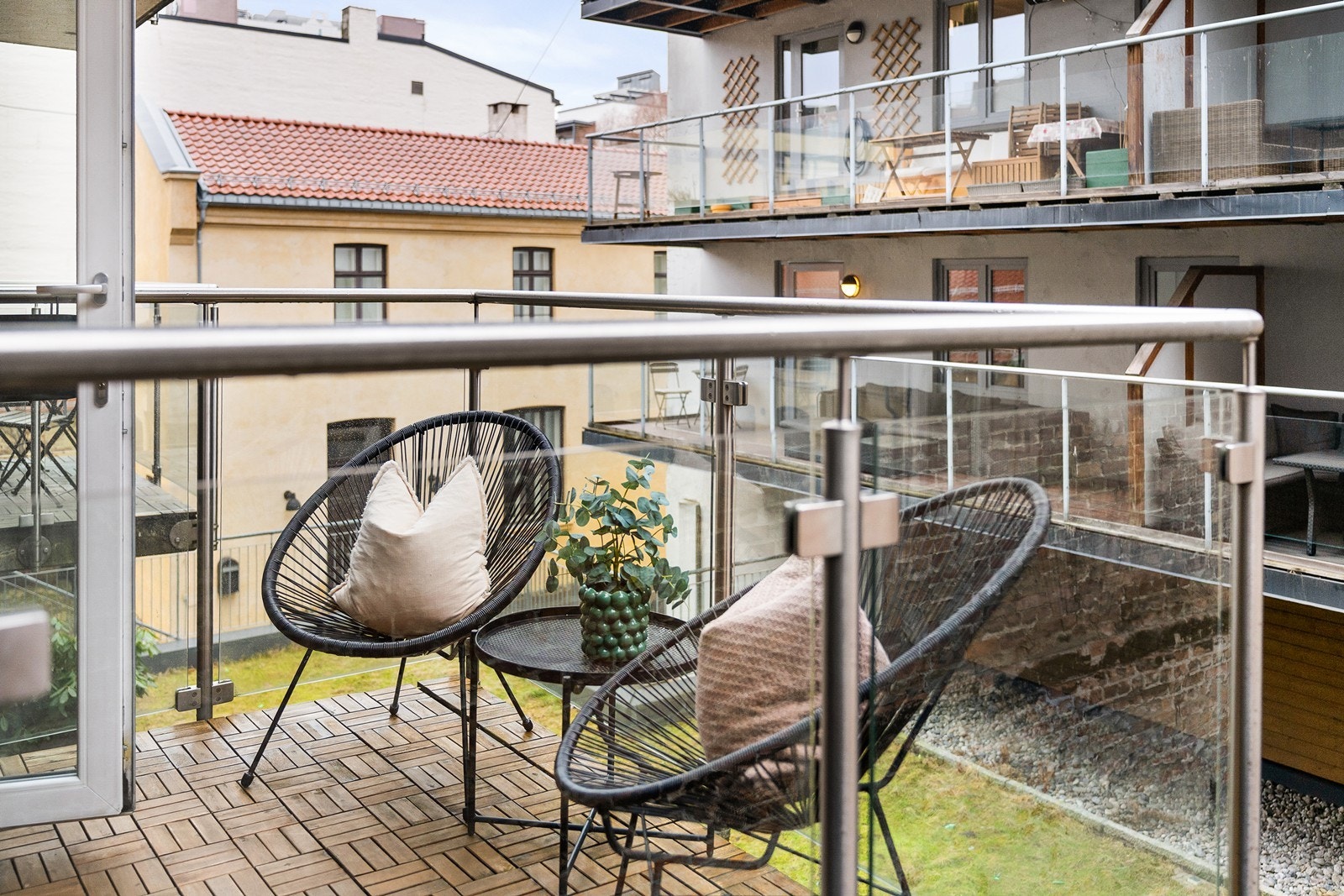 Solrik, vestvendt balkong på ca 5 kvm. Galleribilde