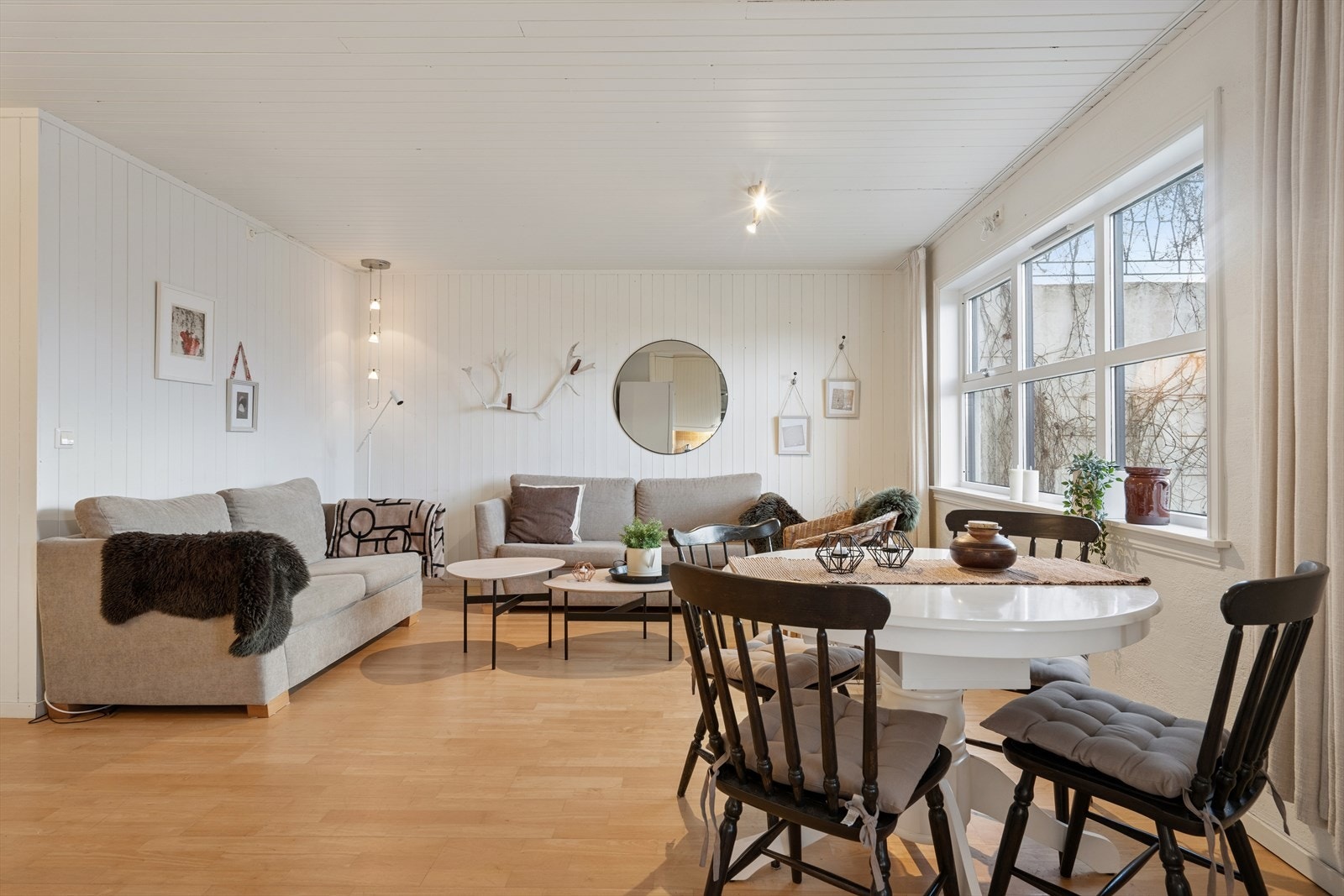 Gulvet i stue/kjøkken i utleiedelen har behagelig gulvvarme. Galleribilde