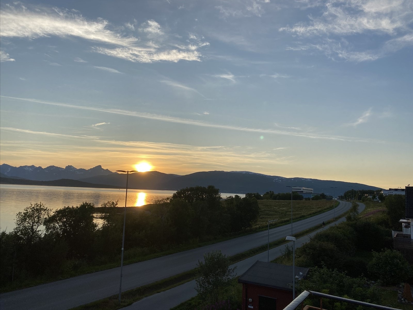 Privat bilde fra balkong mot nord-vest på kvelden Galleribilde