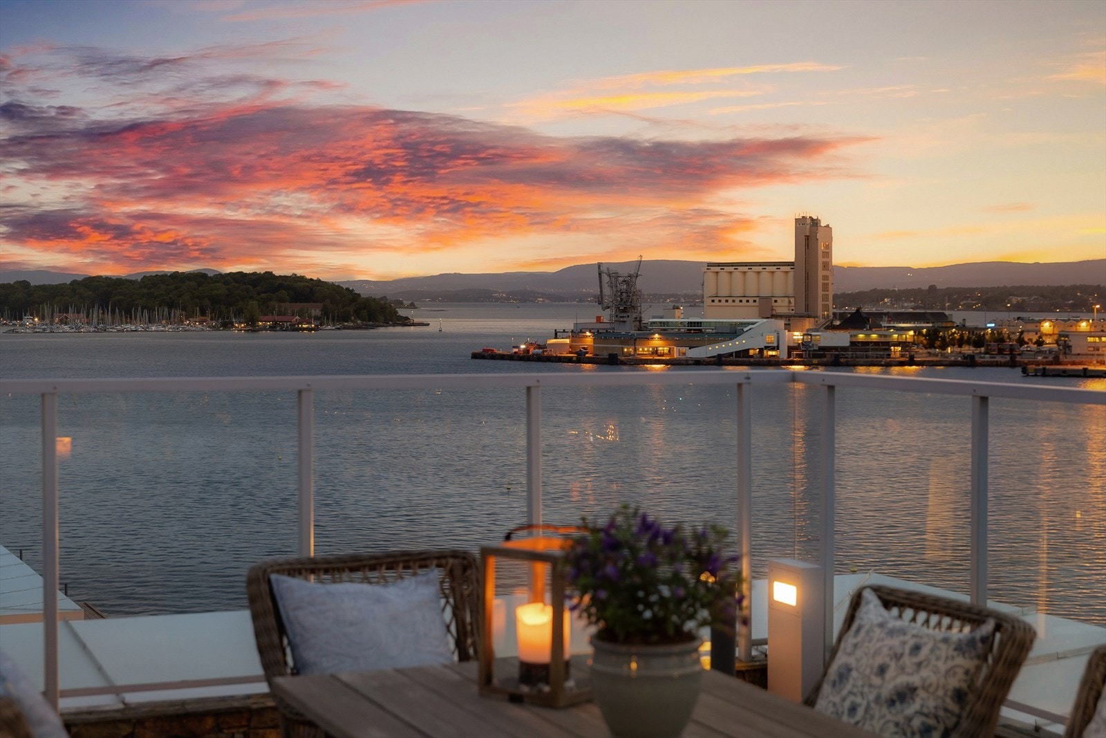 Fantastisk utsikt over innseilingen i indre Oslofjord. Galleribilde