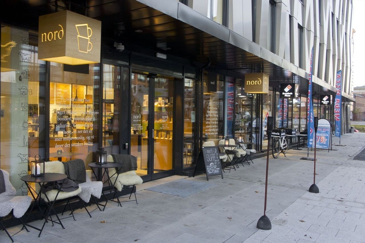 På Fyrstikktorget finnes bl.a. to bakerier, sushi og Dominos. Galleribilde