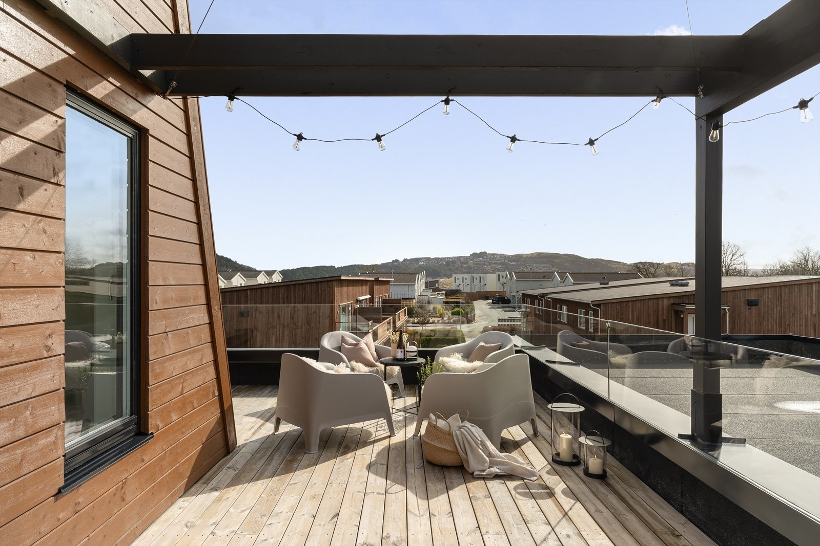 3. etg: Flott utsikt fra flere vinkler - sol fra tidlig morgen til sent på kvelden Galleribilde