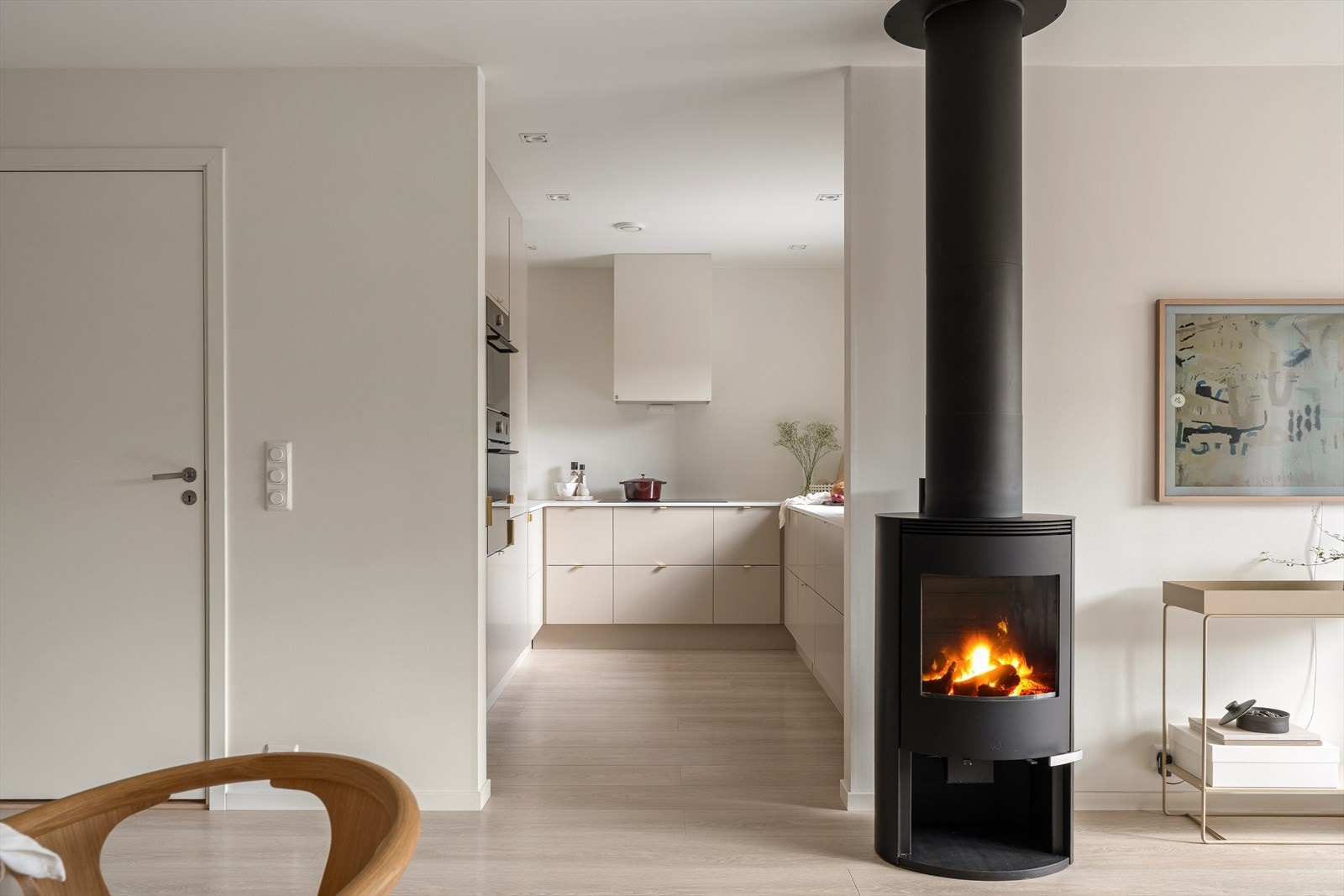 1. etg: Boden er praktisk plassert ved kjøkken og egner seg godt til ekstra oppbevaring (tørrvarer, større kjøkkenmaskiner, etc.) Galleribilde