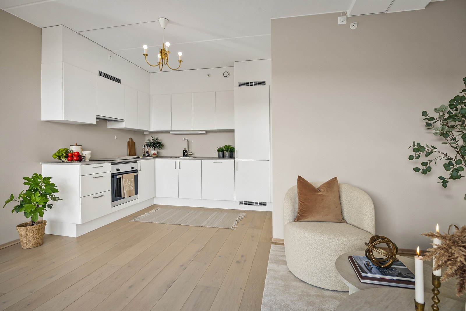 Innbydende og moderne 3-roms leilighet fra 2023 beliggende i 4. etasje. Foto: Stine Prøitz Jørgensen Galleribilde