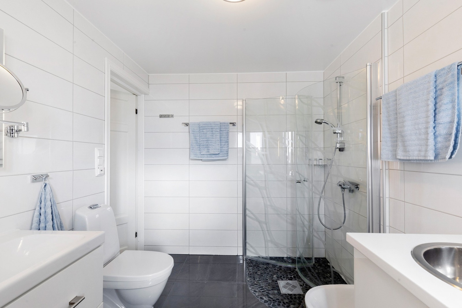 Pent flislagt bad fra 2011/12 på 6,5 kvm Galleribilde