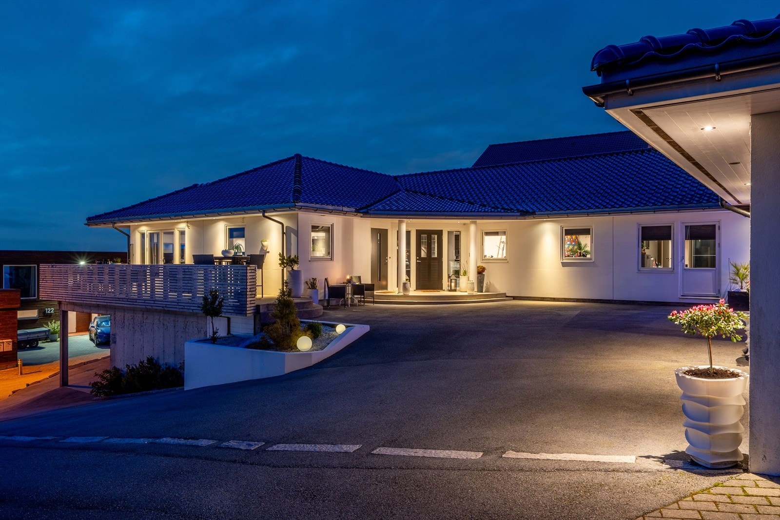 Geir Audun Vikse v/DNB Eiendom har gleden av å presentere Myklandvegen 128! Galleribilde