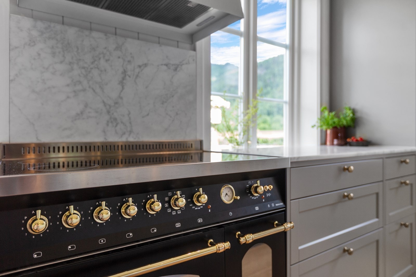 Kjøkkenet ble pusset opp i 2022 Galleribilde