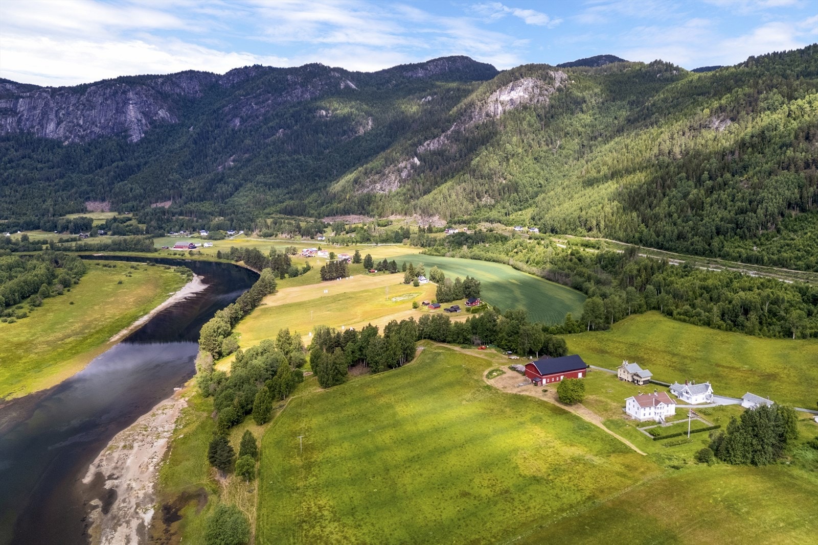 Flå er inngangsporten til Hallingdal, under 2 timer i fra Oslo Galleribilde