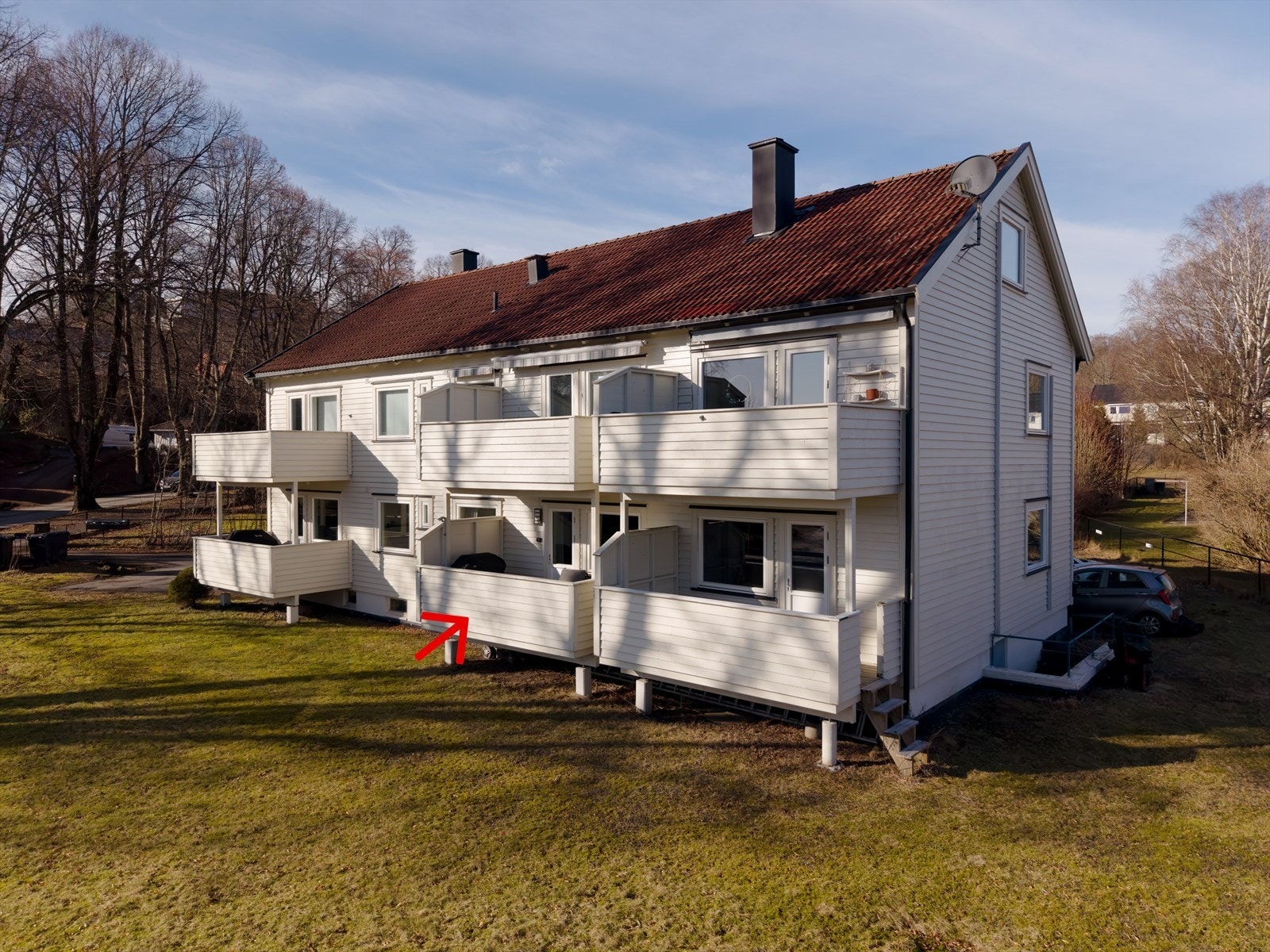 Her bor du midt i et sjarmerende og naturnært strøk, omgitt av vakker kystlinje, frodig kulturlandskap og et levende lokalmiljø. Galleribilde