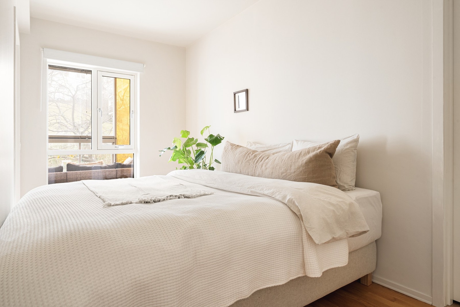 Leilighetens hovedsoverom måles til 10,4 kvm. Galleribilde