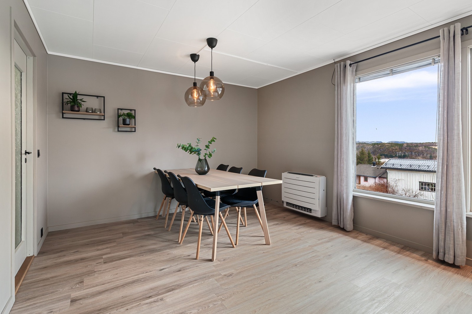 Stue/spisestue Galleribilde