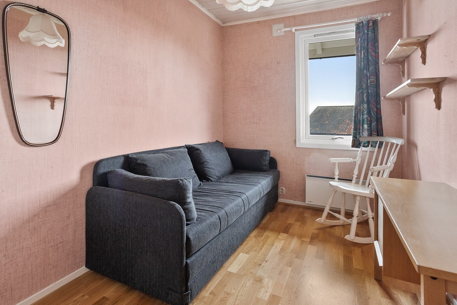 Boligen har 3 soverom av god størrelse beliggende samlet i samme etasje. Galleribilde