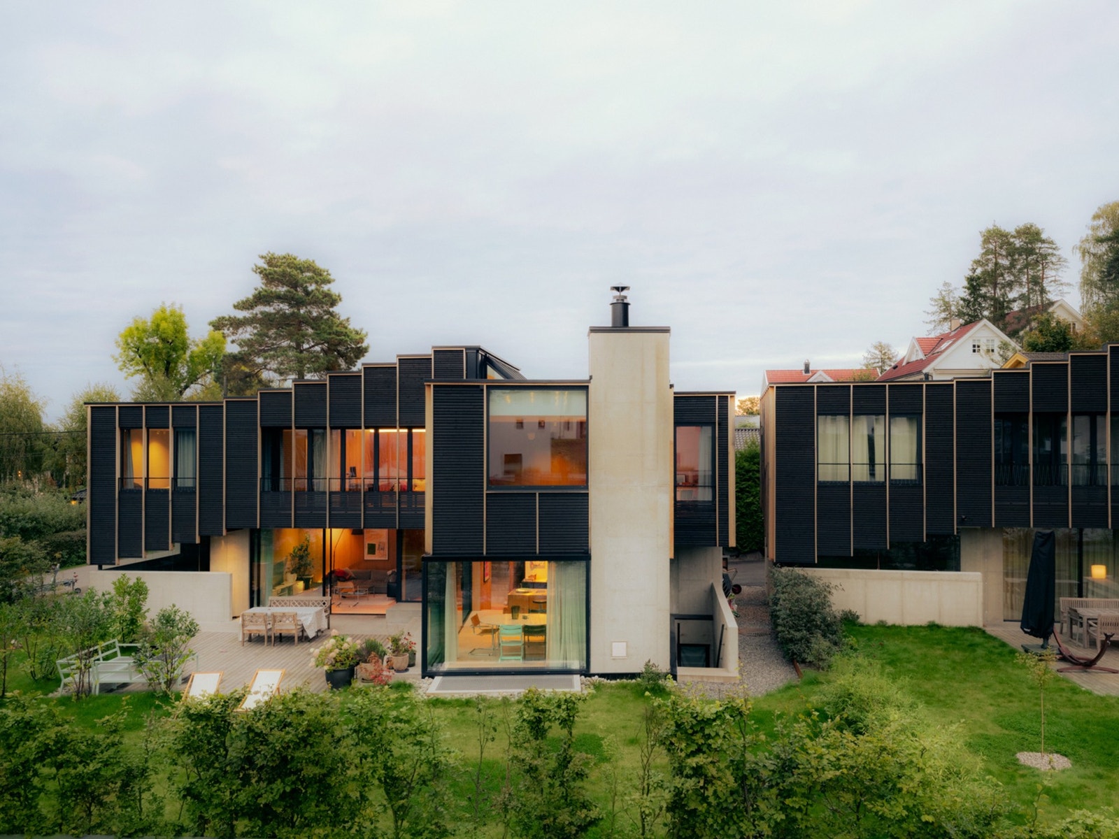 Boligen har en høy standard med meget god håndverksmessig utførelse og boligen fremstår som tilnærmet ny (2023) Galleribilde