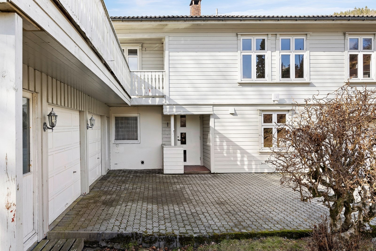 Gårdsrom og inngangsparti Galleribilde